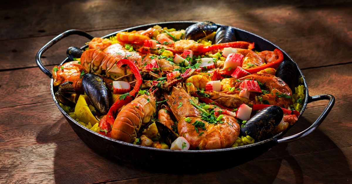 Catering for All: Why Mixed Paella Fits Every Taste