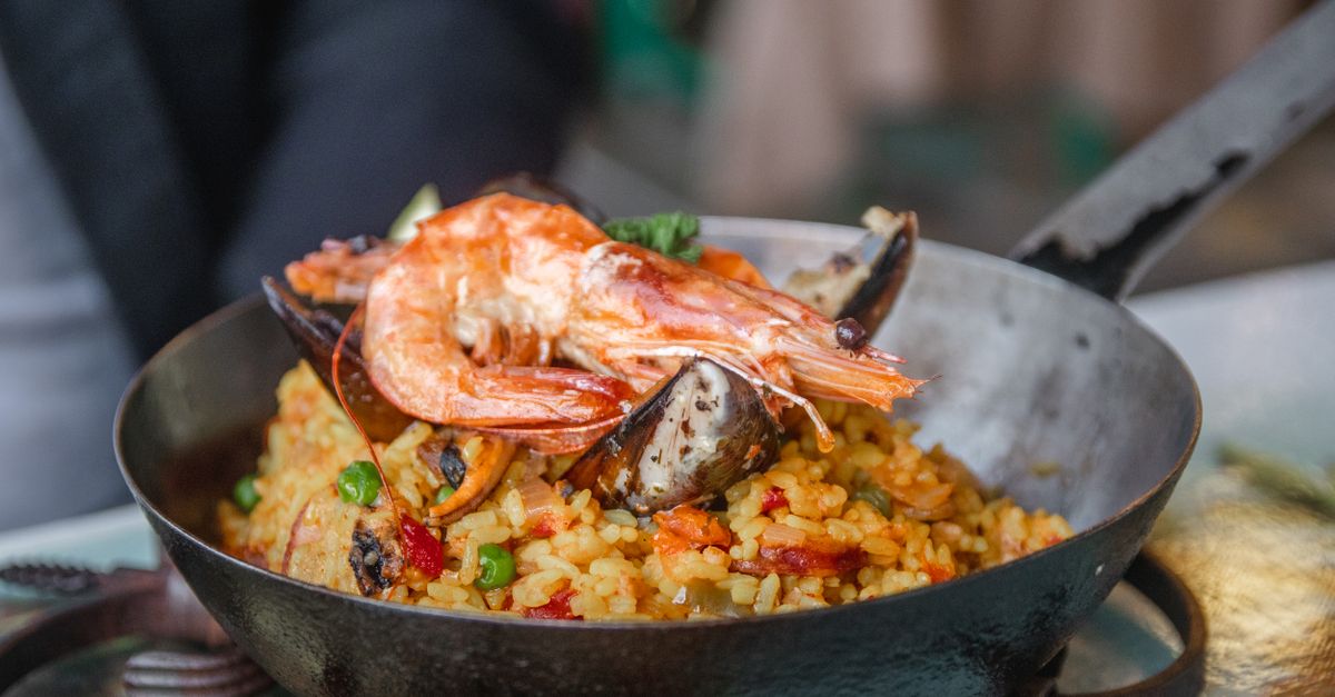 Create a Unique Paella Experience with Custom Ingredients
