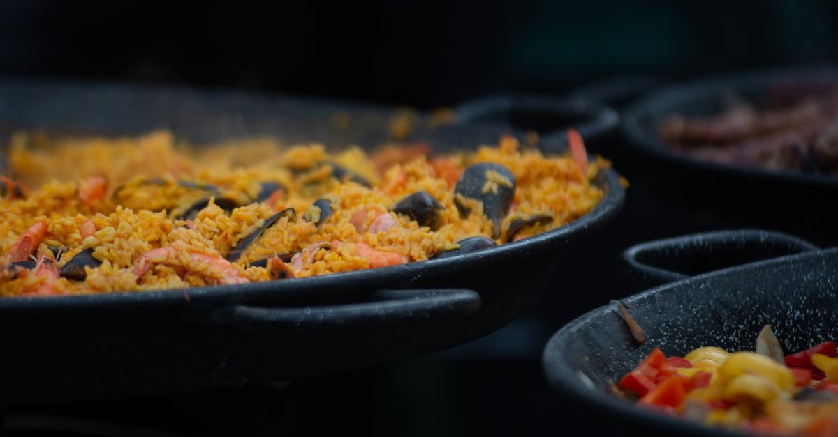 Pairing Wines with Your Vegetarian Paella Selection