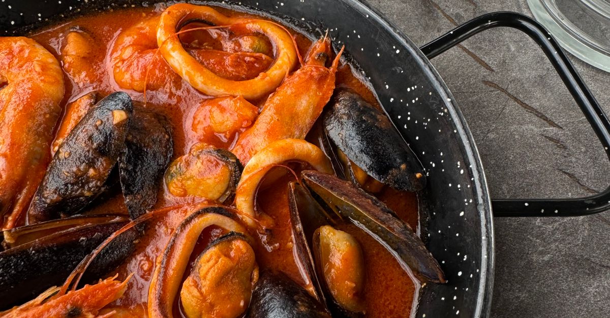 The Role of Paella Pan in Traditional Preparation
